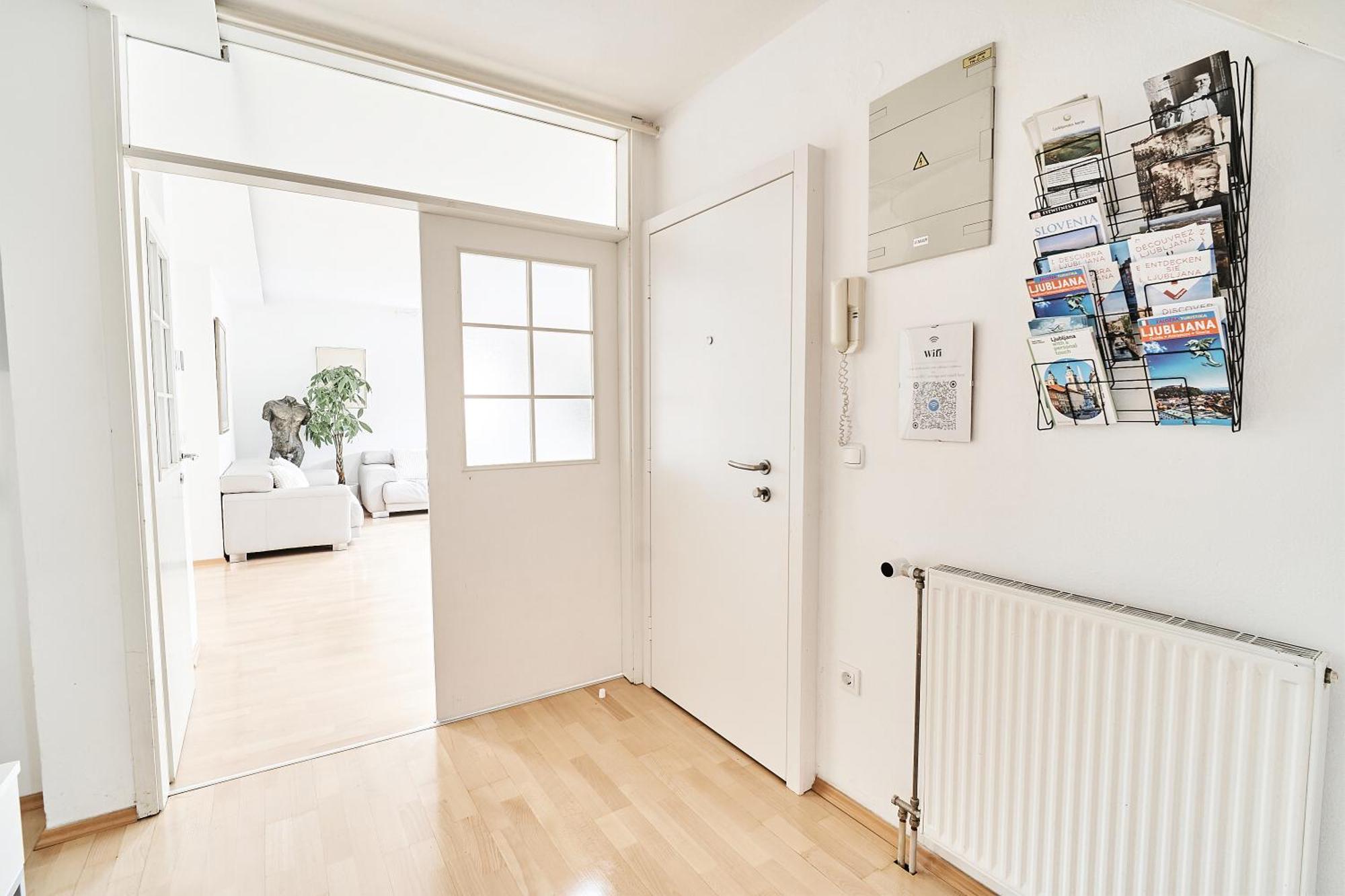 Matic Spacious Modern Apartment Любляна Екстериор снимка
