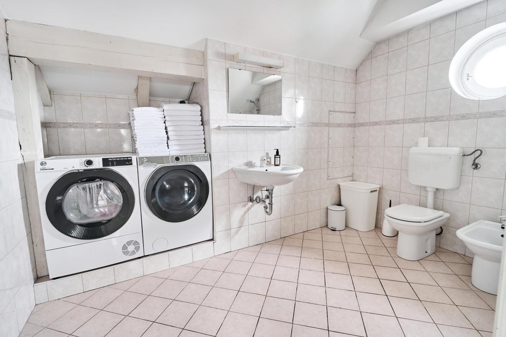 Matic Spacious Modern Apartment Любляна Екстериор снимка